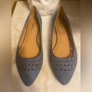 Report Size 8.5 blue flats